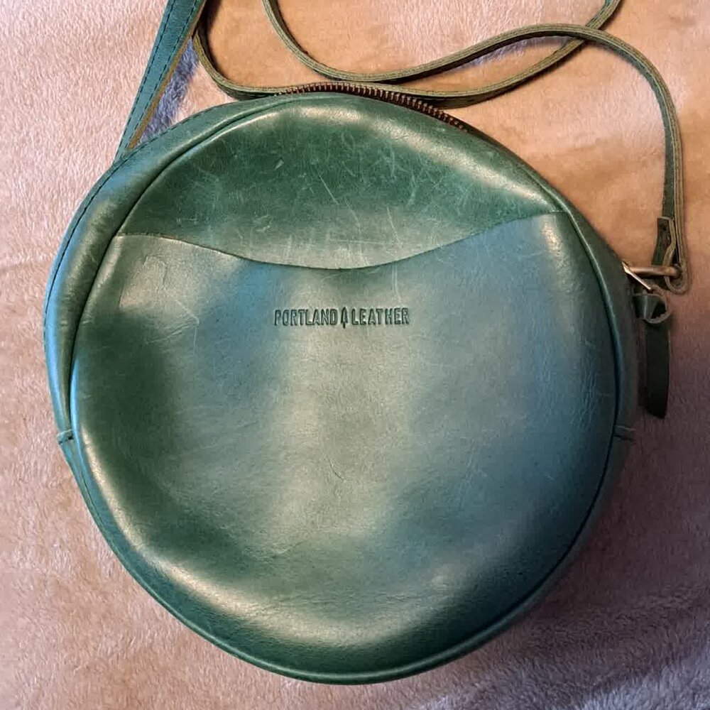 Portland Leather Green Round Crossbody